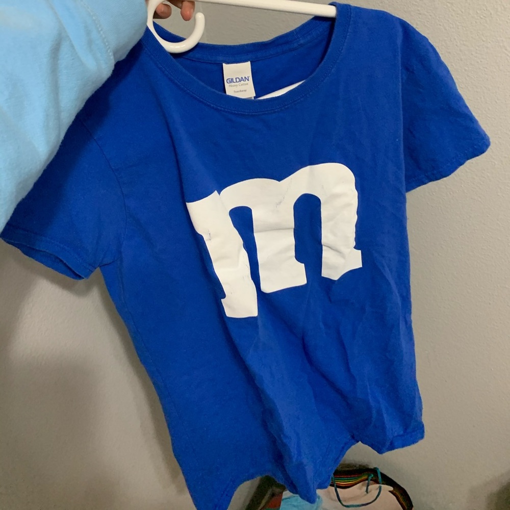 thrifted blue m&m tee ☆